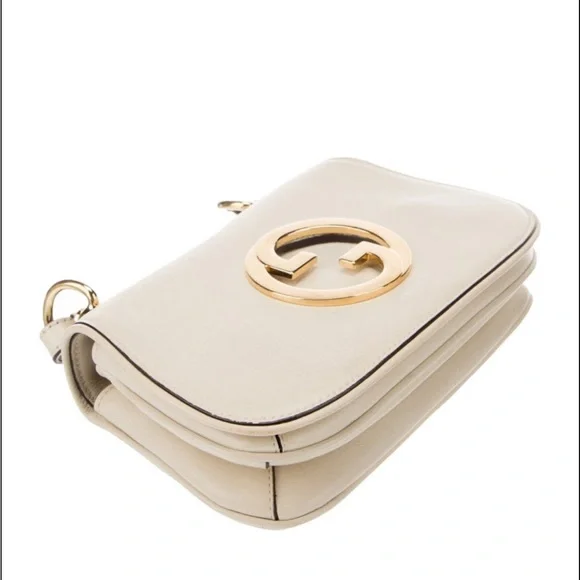 Gucci Cream Crossbody Bag with Saddle Design - Picture 3 of 3